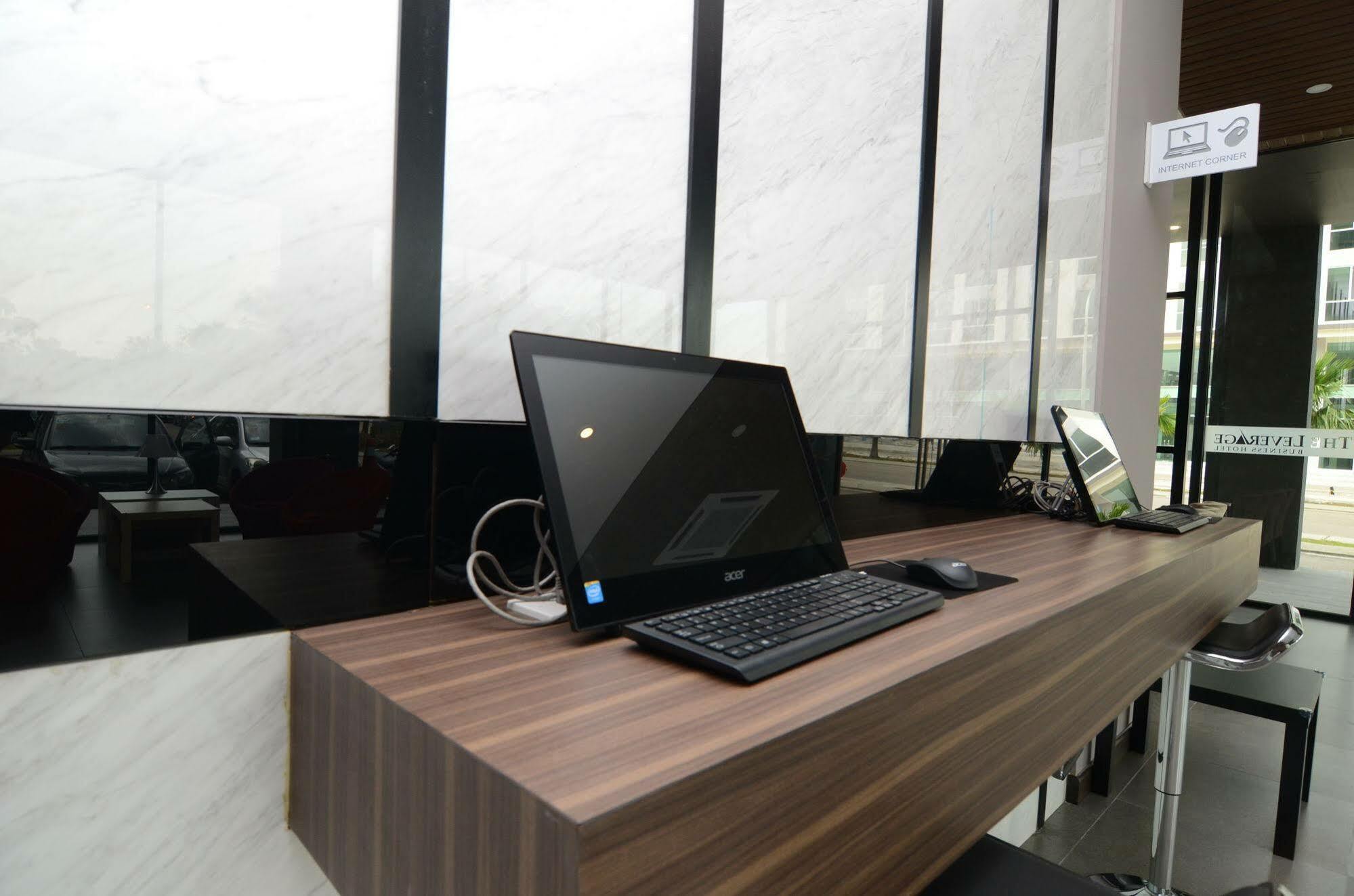 The Leverage Business hotel  Johor Bahru Exterior foto