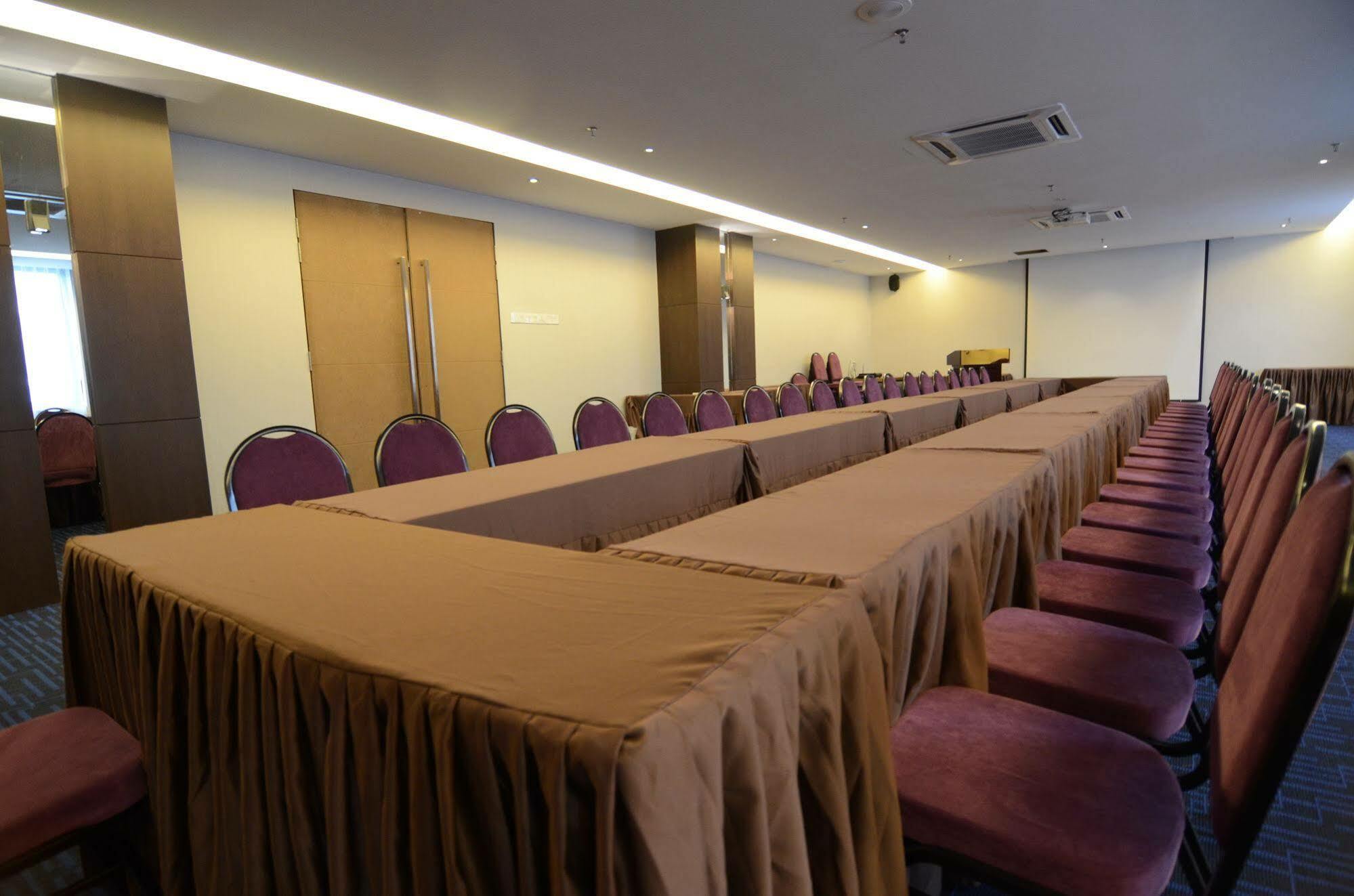 The Leverage Business hotel  Johor Bahru Exterior foto